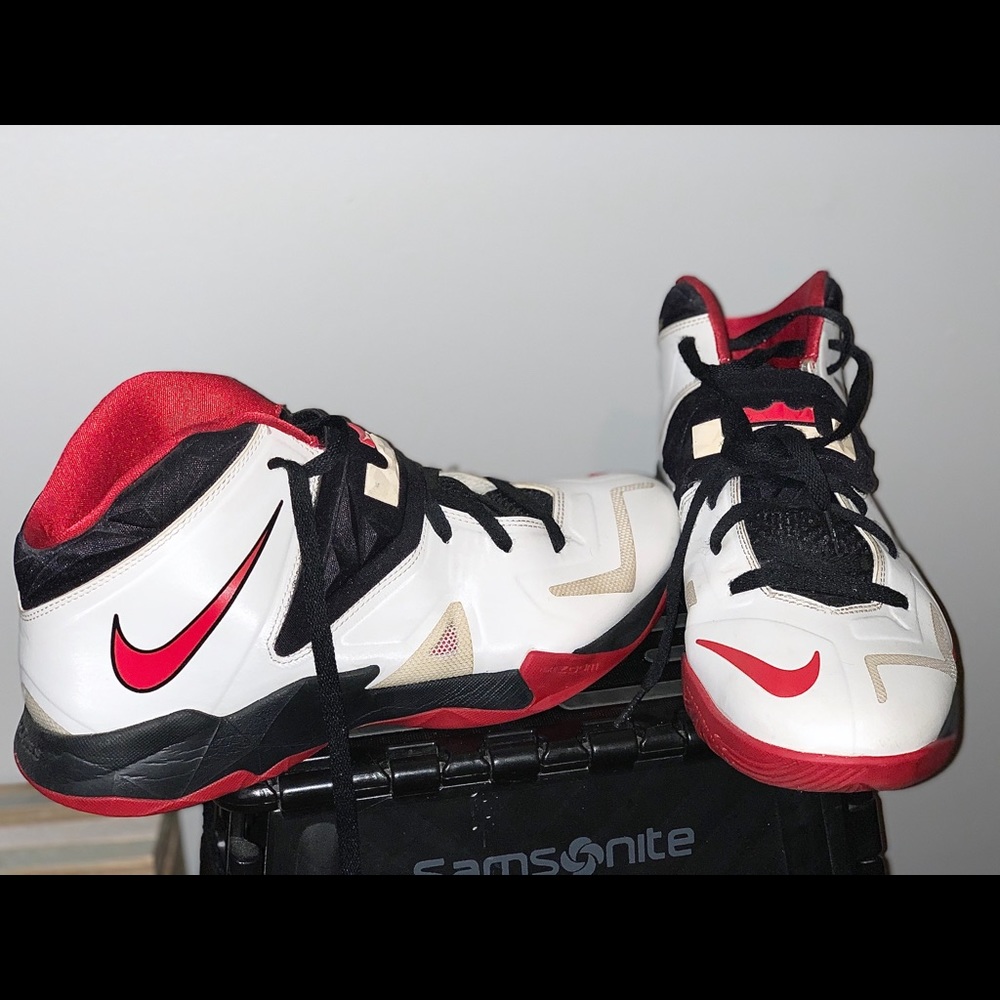 Nike Lebron zoom VIi solider sz 10.5